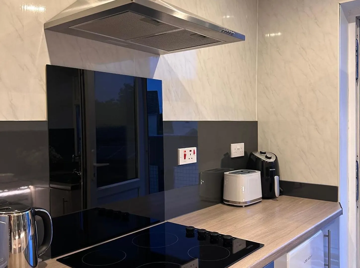 Ocean Village Marina 2 Bedroom Apartment With Balcony! Southampton